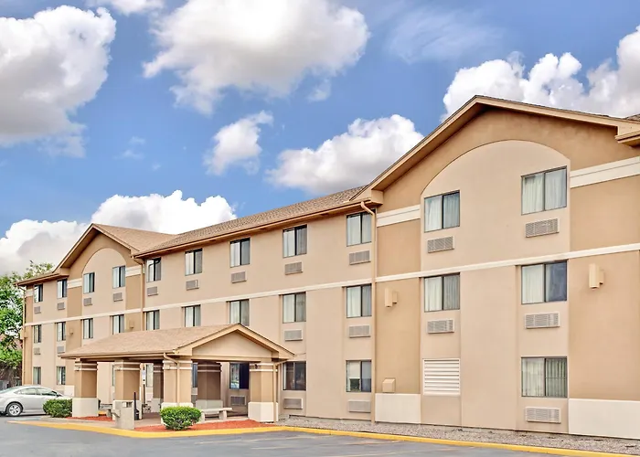 Super 8 By Wyndham Mokena/frankfort /i-80 Hotel
