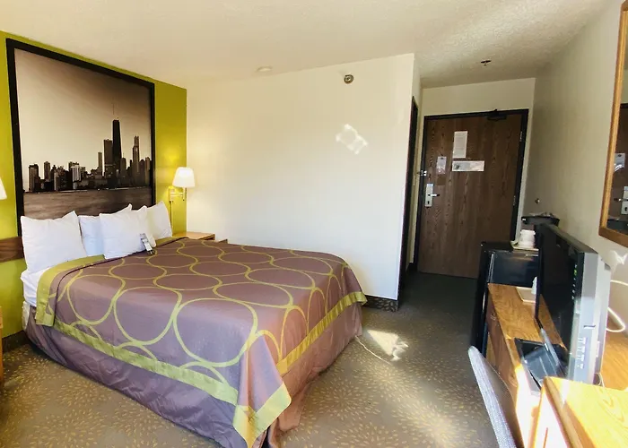 Super 8 By Wyndham Mokena/frankfort /i-80 Hotel